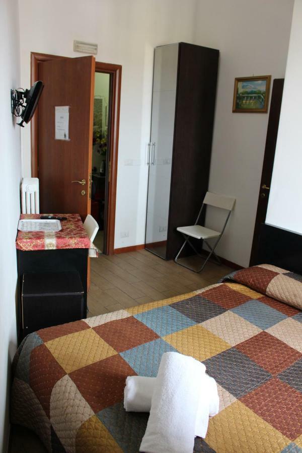 Light Inn Affittacamere Ρώμη Εξωτερικό φωτογραφία
